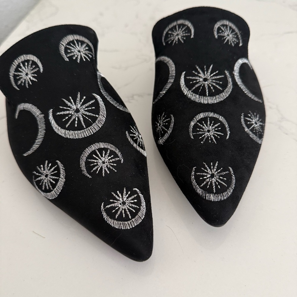 EMBROIDERED HECATE TRIPLE MOON + STAR MULES Narrow women’s 9 narrow - Picture 8 of 9